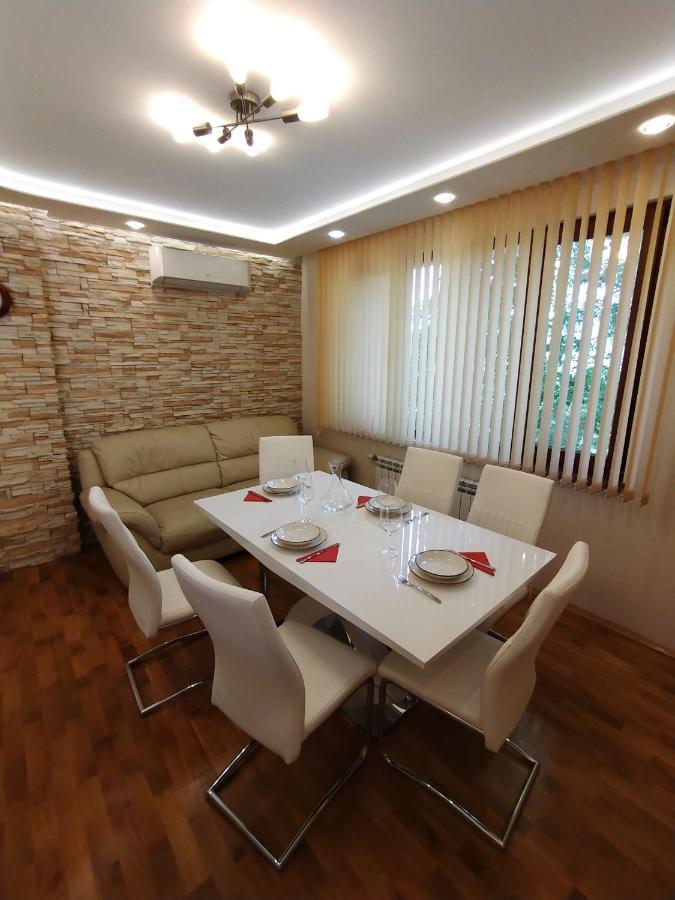 Апартамент Лукс Царевец-Център Veliko Tarnovo Exterior foto